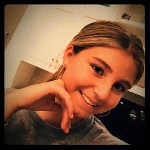 Meet your Posher, Caroline